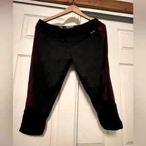 Avía Capri Maroon & Black Leggings Size XL